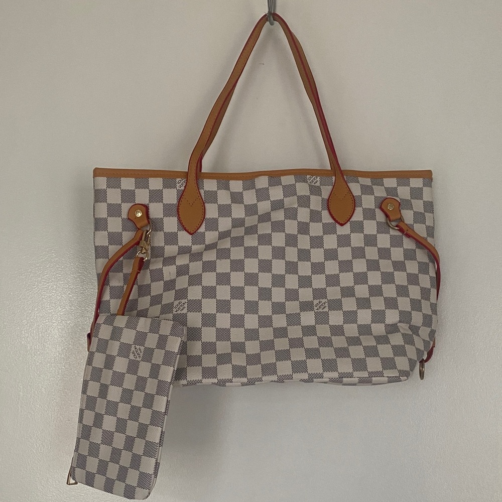 Elegant Checkered Tote with Brown Trim
